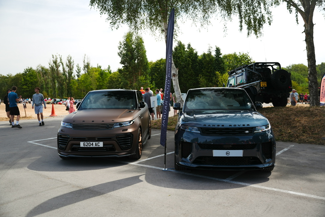Range Rovers parked at a meet